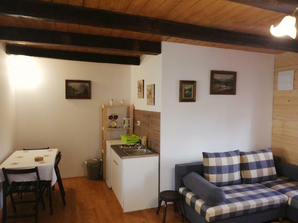 Pod Orehom Drvena Kuca I Sauna Krapina Exterior foto